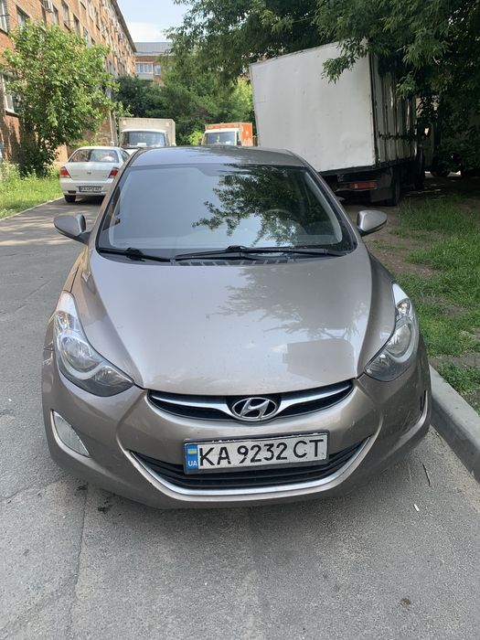 Hyundai Elantra 2012