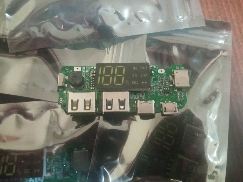 Плата для powerbank 5В 2,4А з дисплеєм
