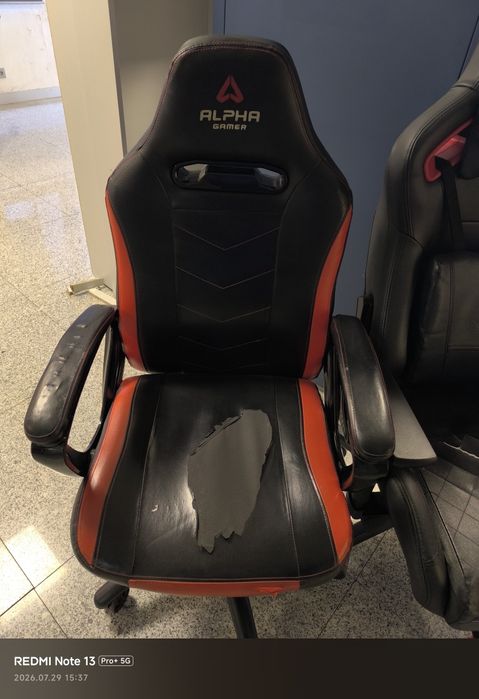 Cadeiras Gaming  usadas só até fim de Agosto