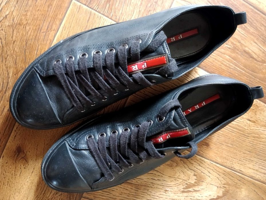 Культовые кроссовки Prada