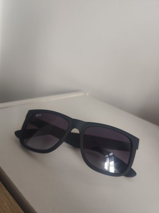 Ray-Ban Justin RB4165 601/8G – czarne okulary przeciwsłoneczne