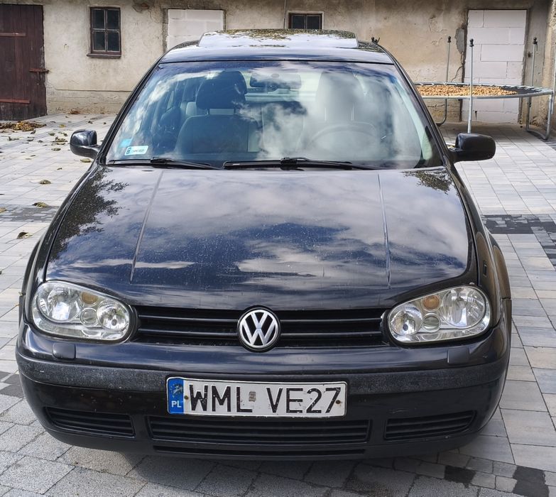 VW Golf 4, 1.6 SR, benzyna-gaz, hak, 2 komplety kół Alu.