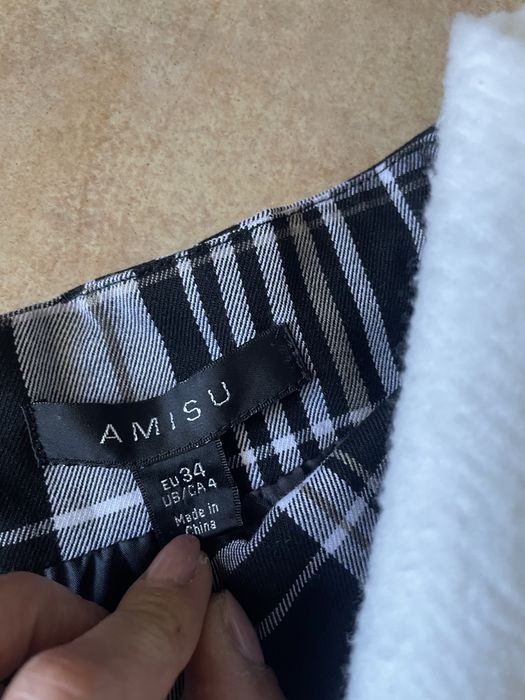 Só 13€ lote roupa XS marca - calcas, saia, camisola