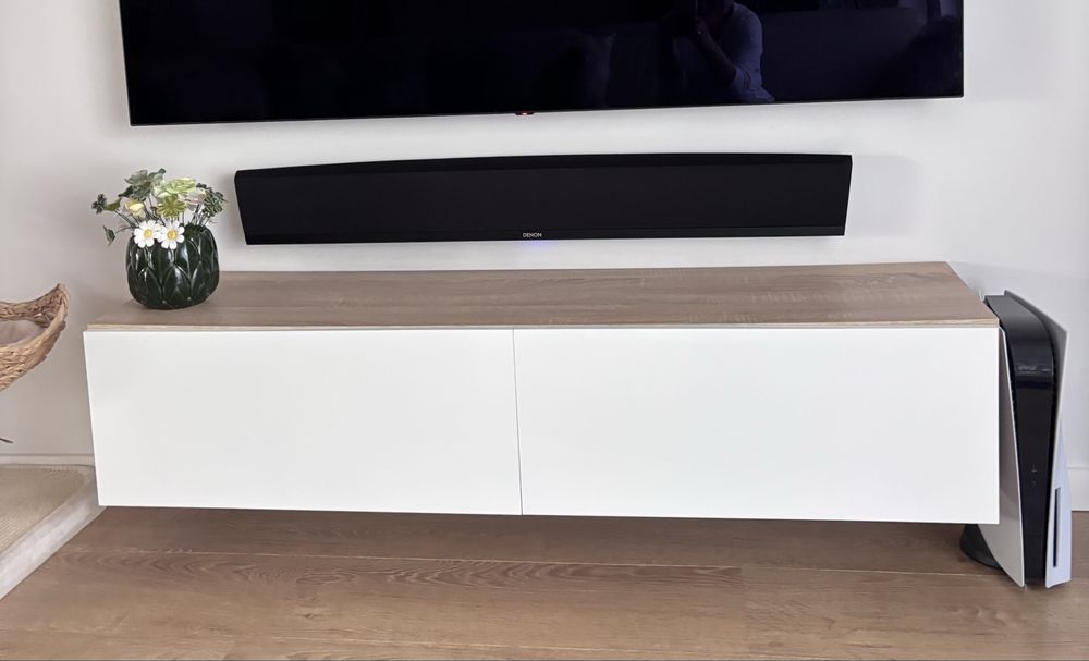 Szafka RTV 140 cm wisząca biały lakier