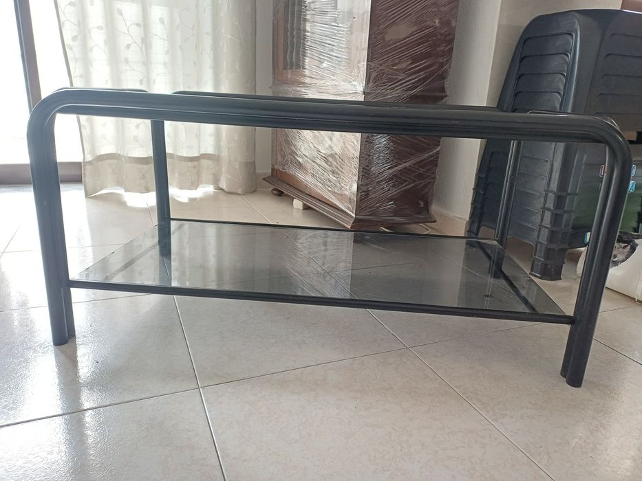 Mesa com tampo de vidro