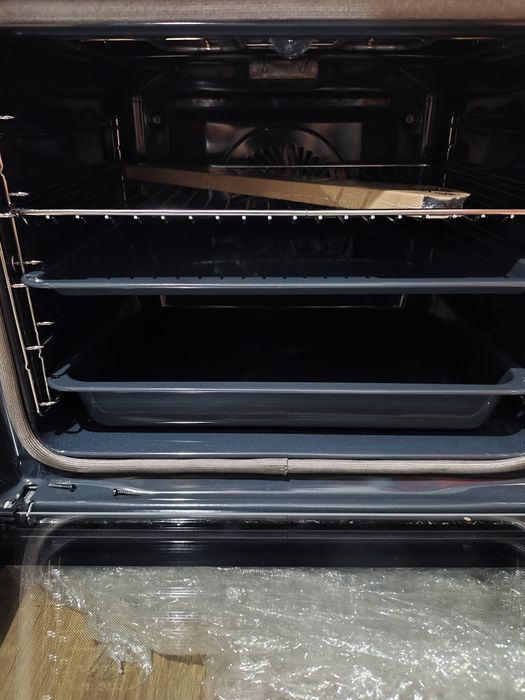 Forno de cozinha AEG novo