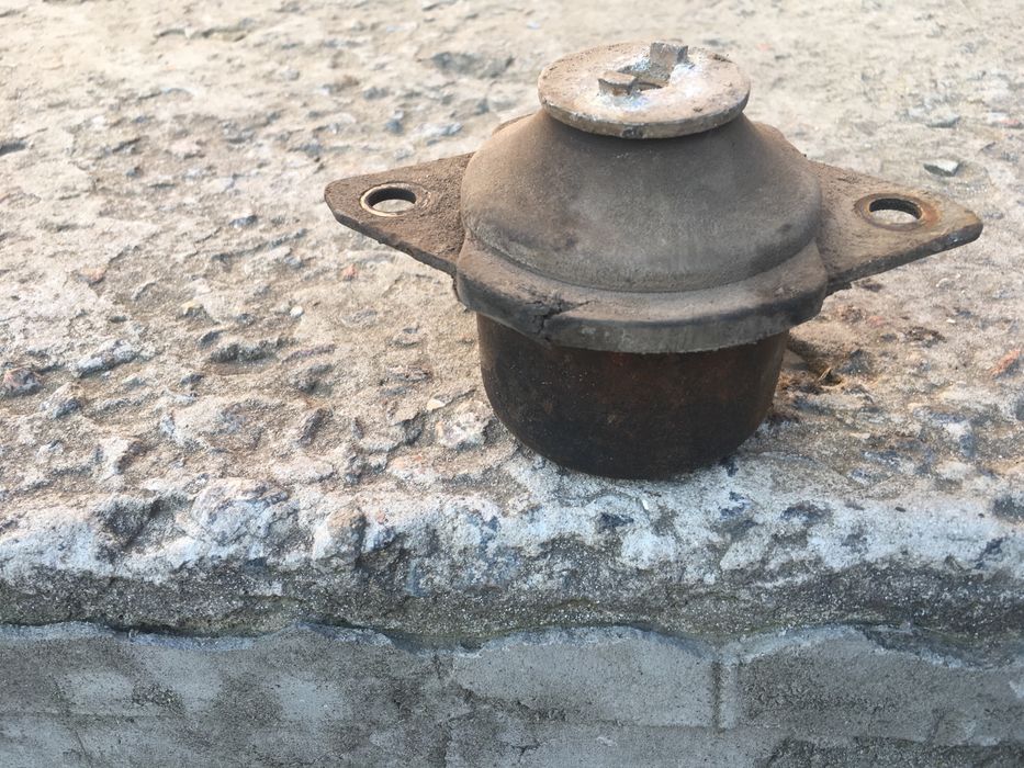 Подушка коробки Chery Amulet