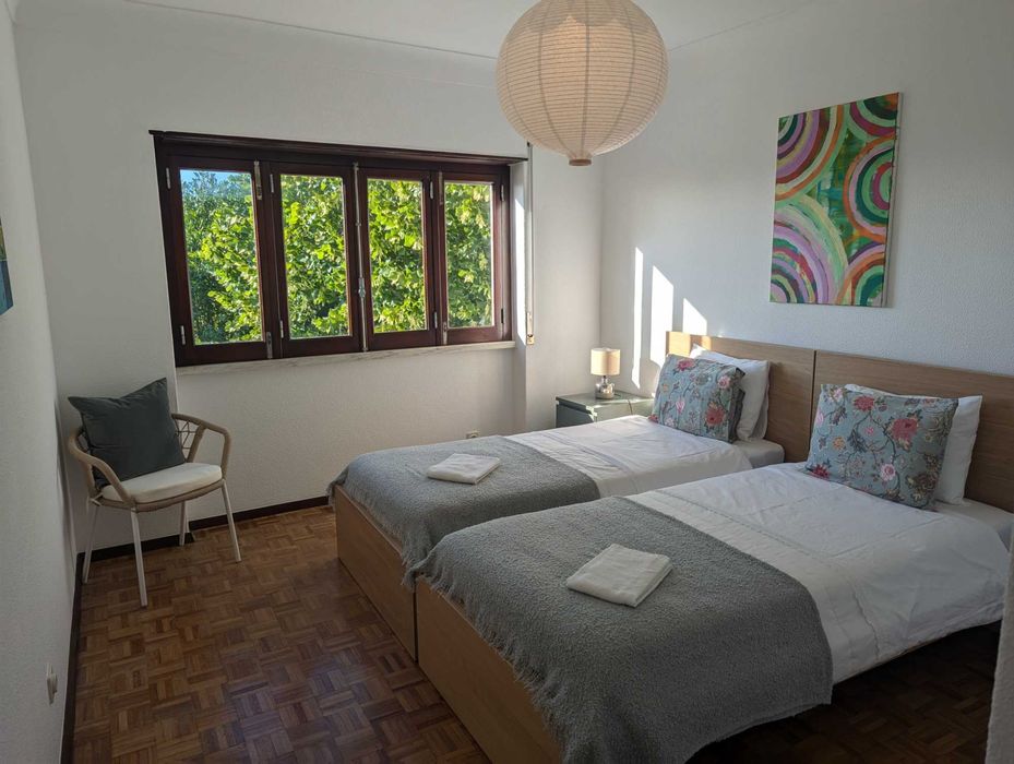 Moradia V3 com jardim a 500 m da praia do Sul