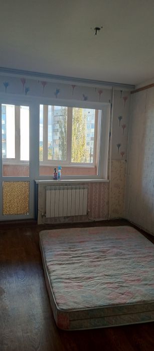 Продається трьох кімнатна квартира в центрі міста