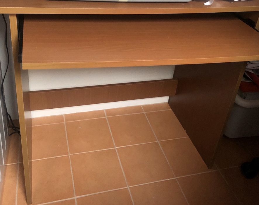 Secretaria e cadeira