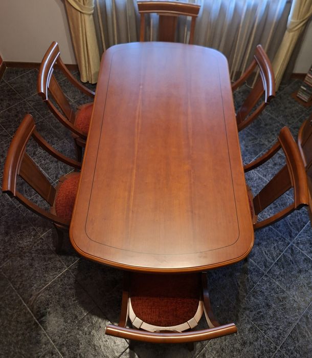 6 Cadeiras + Mesa de Jantar Madeira Cerejeira