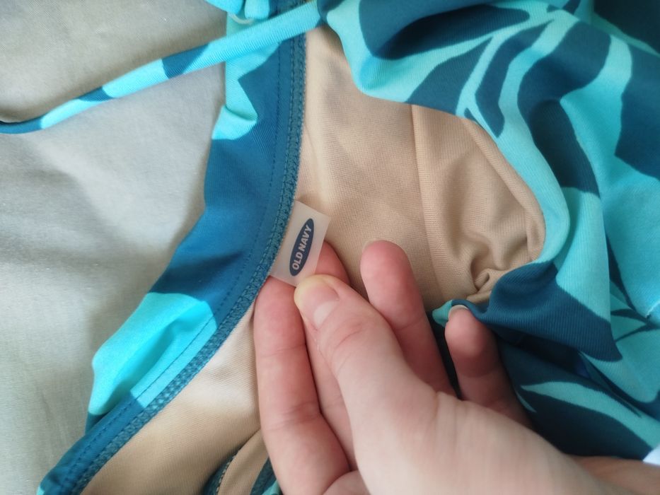 Купальник Old Navy суцільний для дівчинки  7 8 років