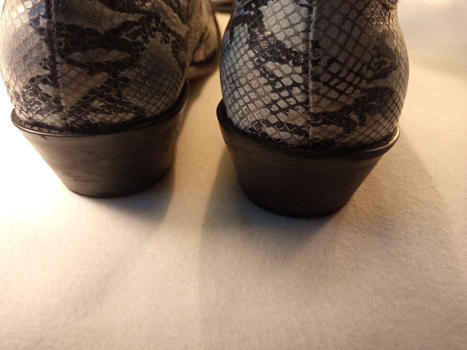 Buty kowbojki mało używane skóra 42