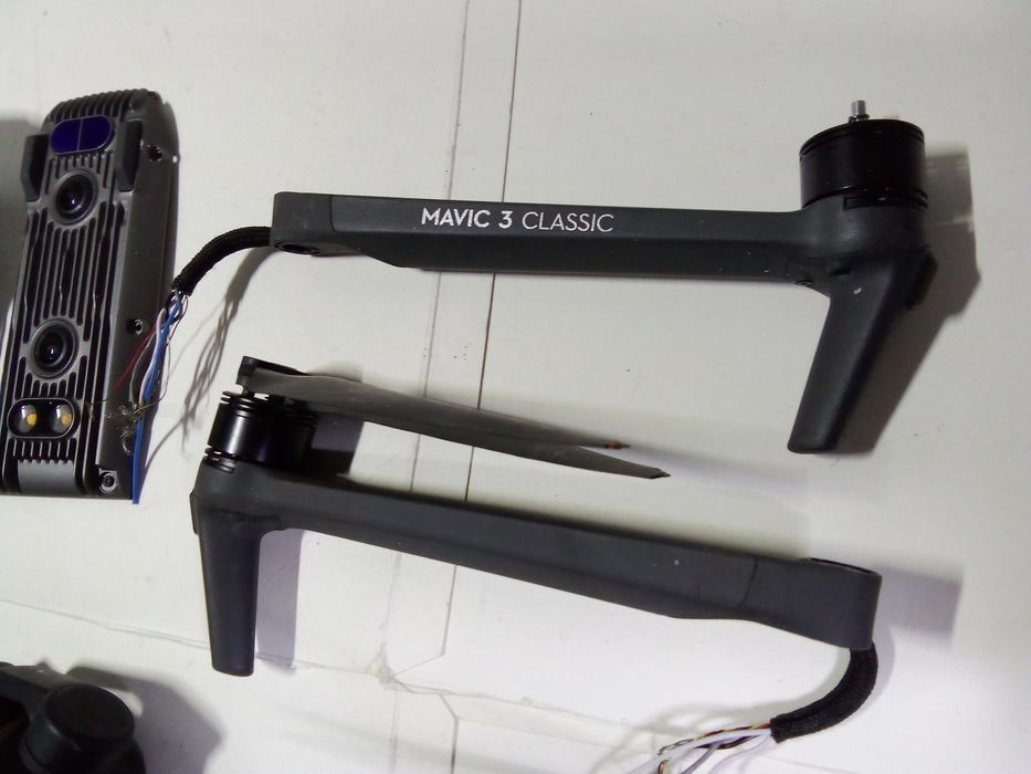 Квадрокоптер DJI Mavic 3 Classic