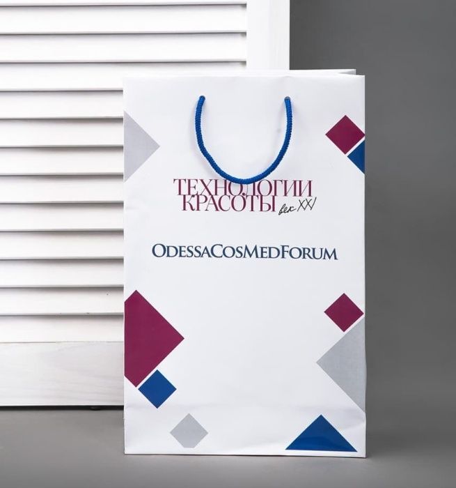 Паперові, картонні, ламіновані, подарункові пакети чисті та з друком