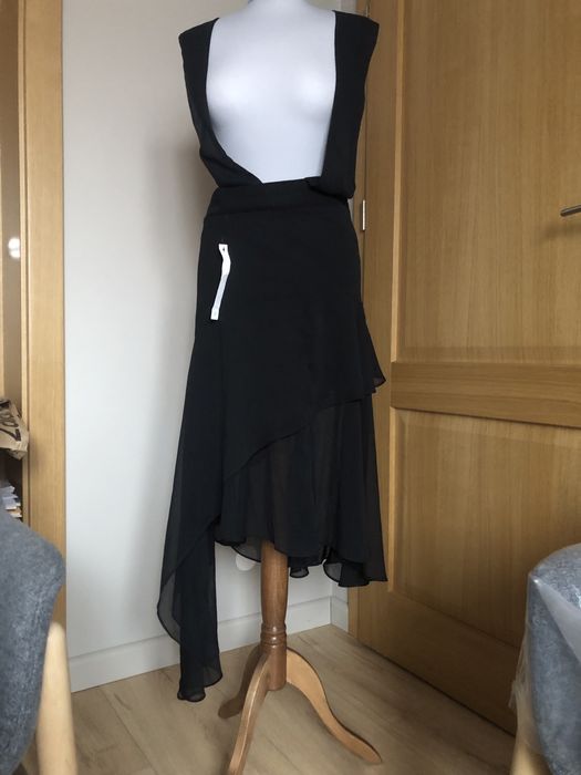 Czarna spódnica z odpinanymi szelkami nowa