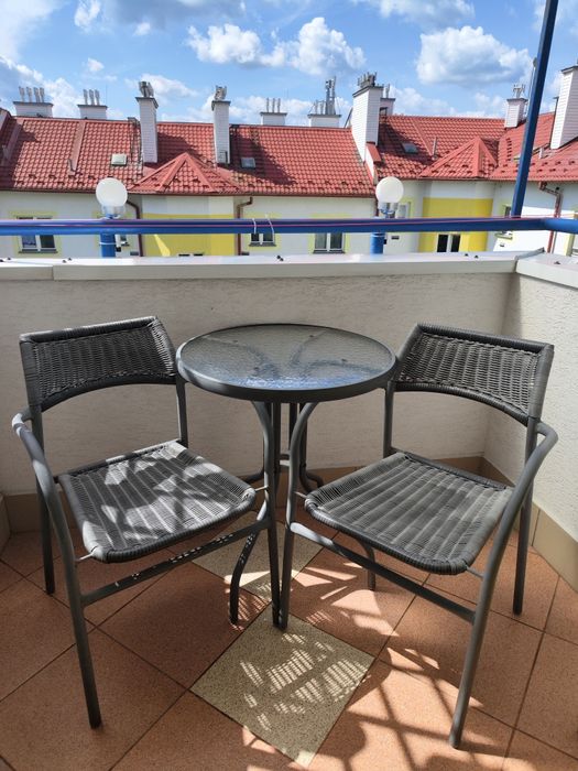 Stolik i 2 krzesła - zestaw na balkon lub do ogródu