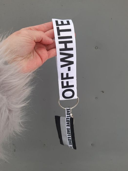 Брелок off white светоотражающий