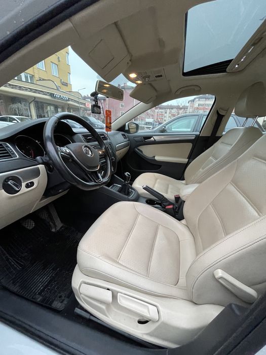 Продам volkswgen jetta 2017 1.4 бензин