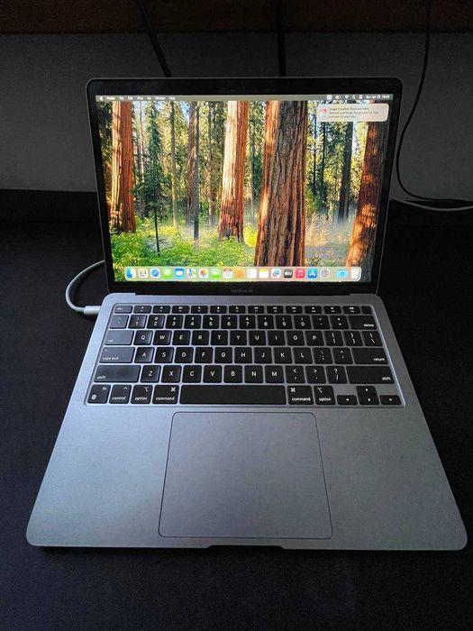 MacBook Air M1 (2020) / 8GB RAM / 256GB SSD / Stan bardzo dobry