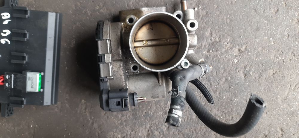 Przepustnica Audi A4 B6 2.0