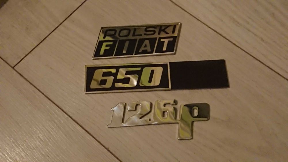 Fiat 126p emblematy znaczki metalowe kompet 3 szt nowe