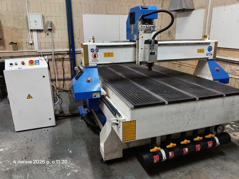Верстат фрезерно - гравіювальний Grand Central 1325 CNC Technologies (з ЧПК, портальний, триосьовий)