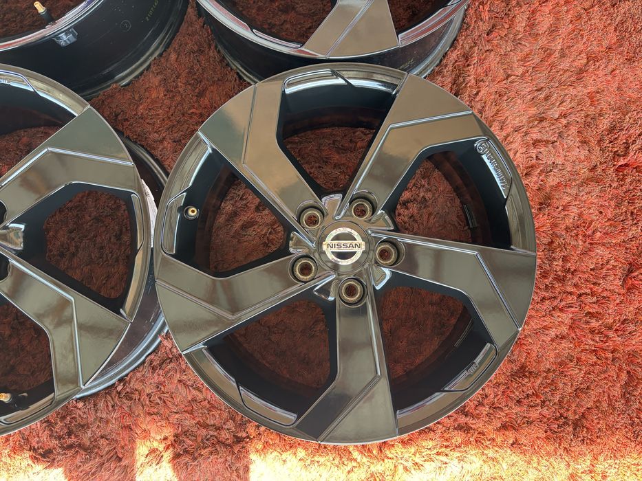 Original Nissan Qashqai Juke Rogue X-Trail Leaf Renault R17 5x114,3
