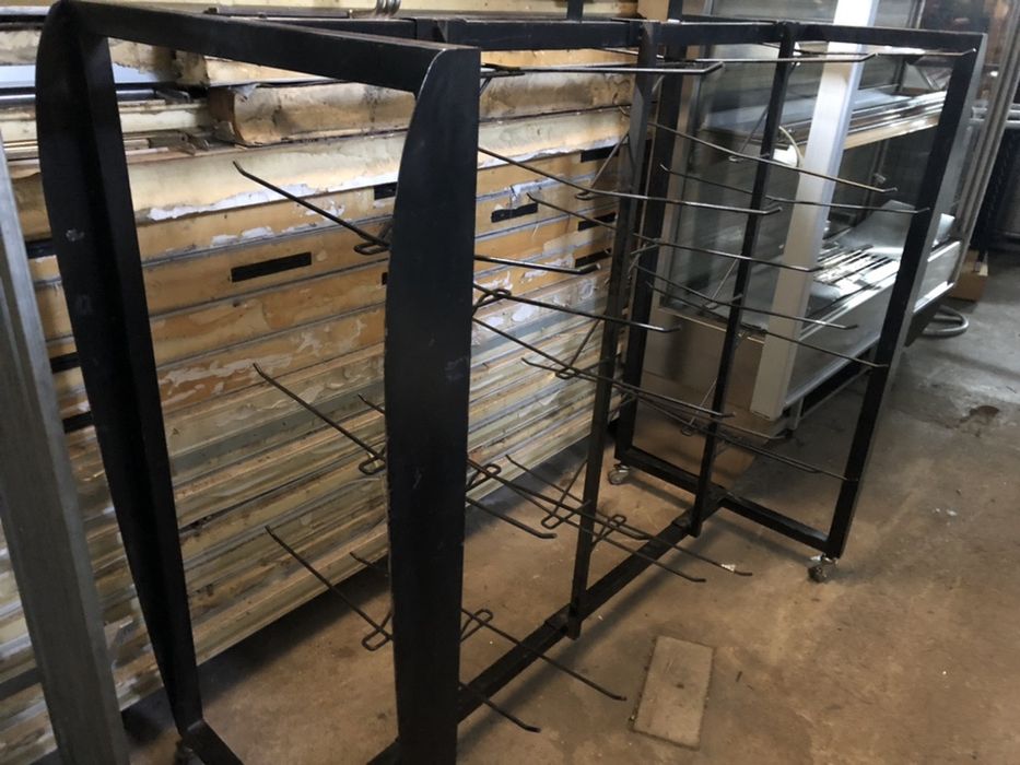 Expositor 41 braços com rodas desmontável