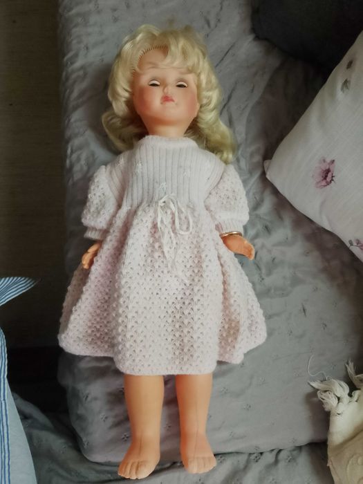 Boneca da decada de 70 com 60cm