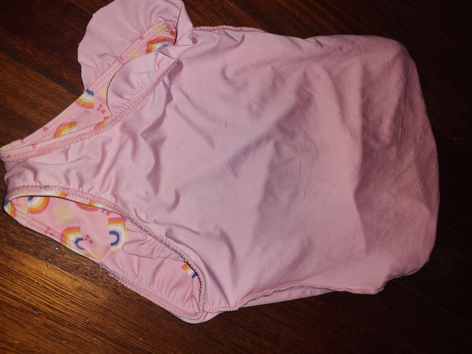 Kostiumy kąpielowe dla dziewczynki w rozmiarze 116/122-2 sztuki