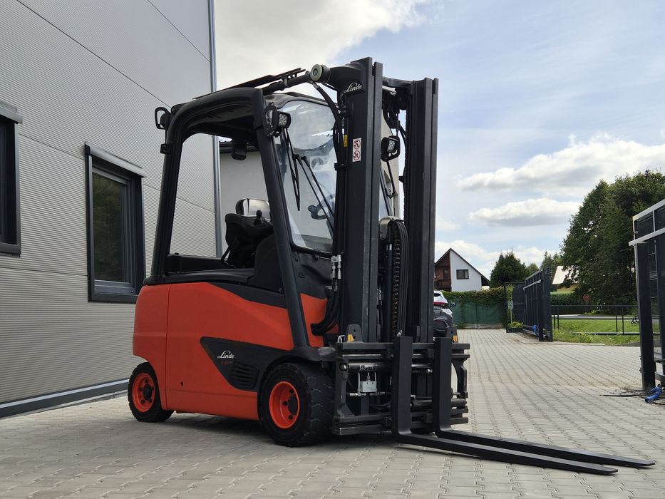 Wózek widłowy LINDE E20 2 tony elektryczny uzywany LEASING triplex