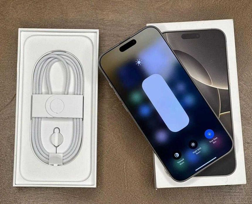 iPhone 16 Pro Max, 256 ГБ, SIM + eSIM