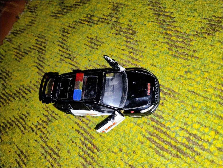 Продам поліцейську машинку