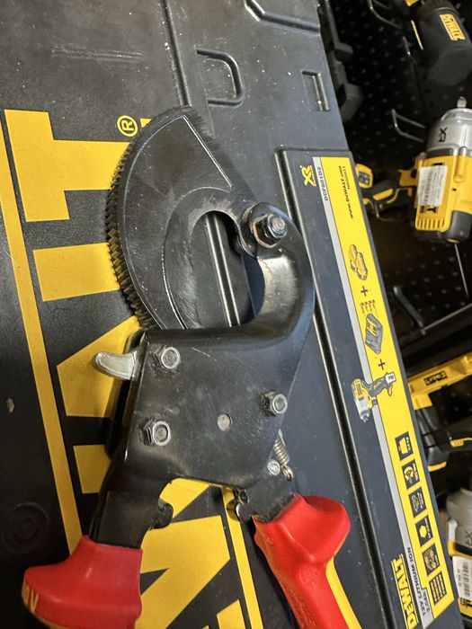 Ножиці для різання кабелів за принципом тріскачки KNIPEX 95 36 250  VDE
