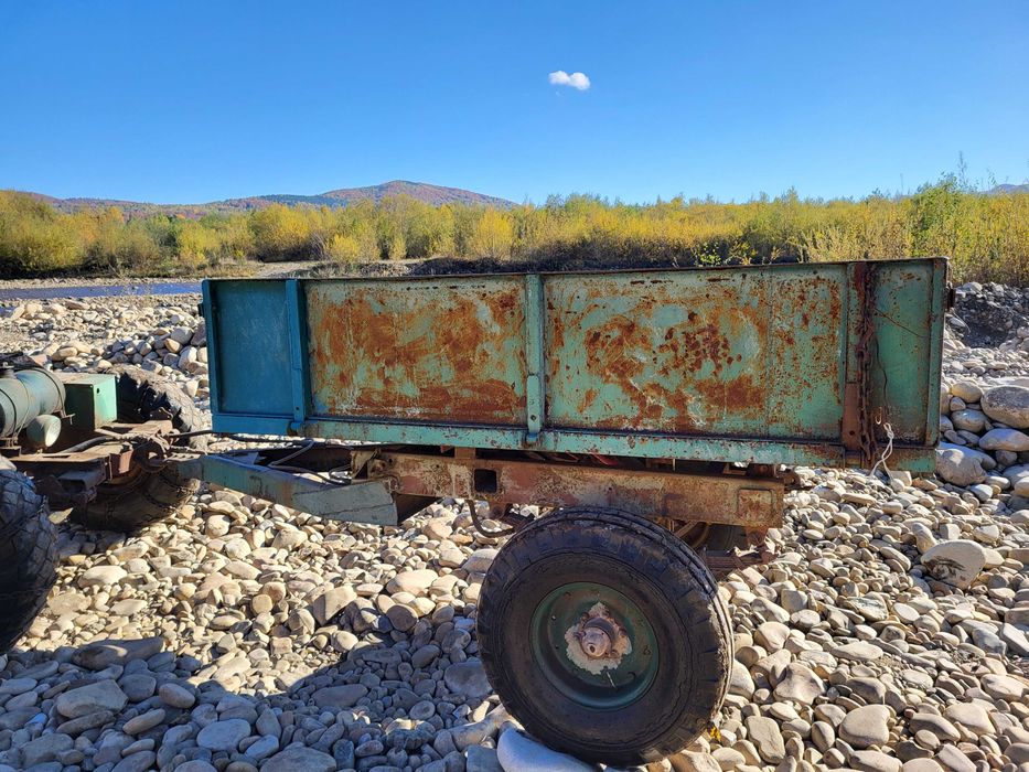 Продам саморобний трактор з прицепом.