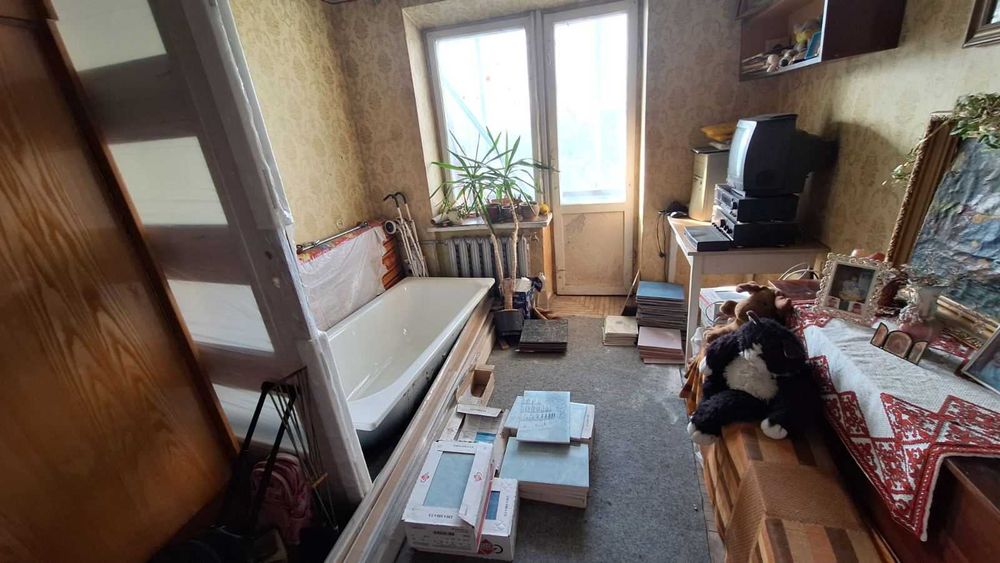 в. Миколайчука, продаж трьохкімнатної квартири в чешці