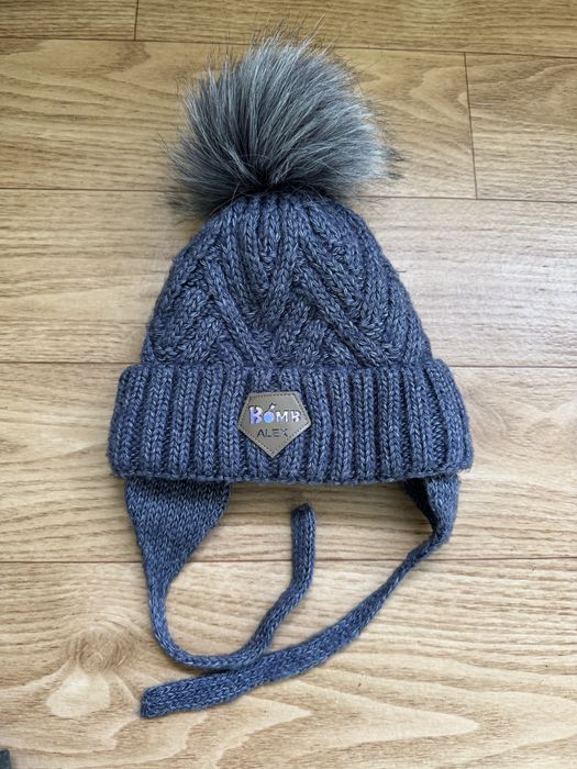 Продам зимову шапку, 5-6 років