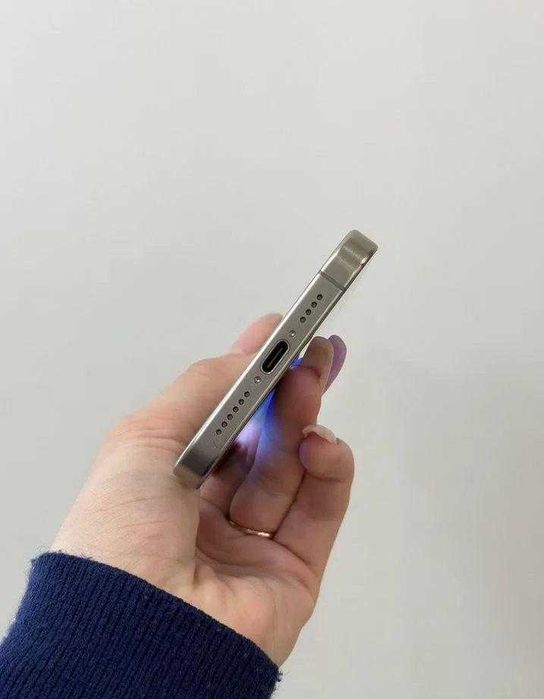 iPhone 15 Pro Max, 256 ГБ, SIM + eSIM