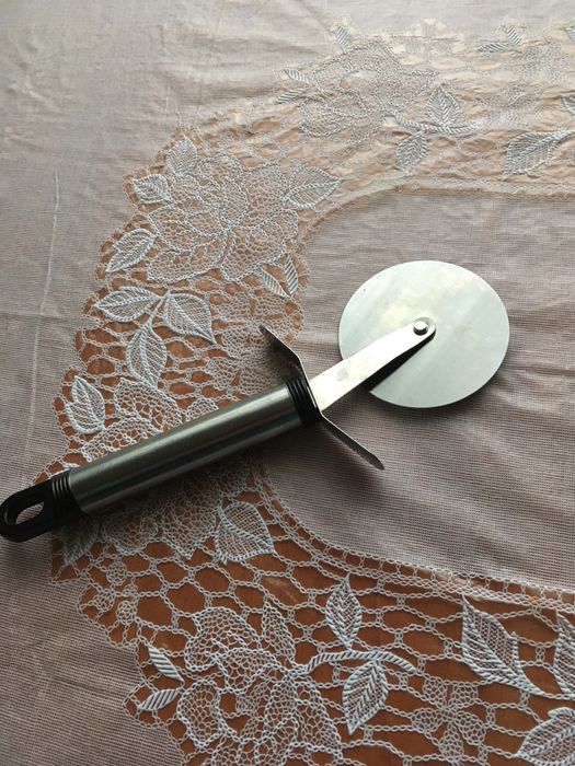 Нож для пиццы или теста