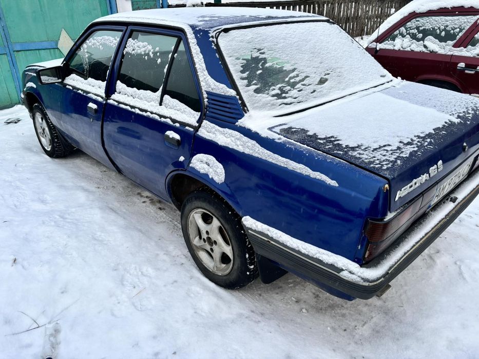 Продам Opel Ascona під ремонт або на запчастини