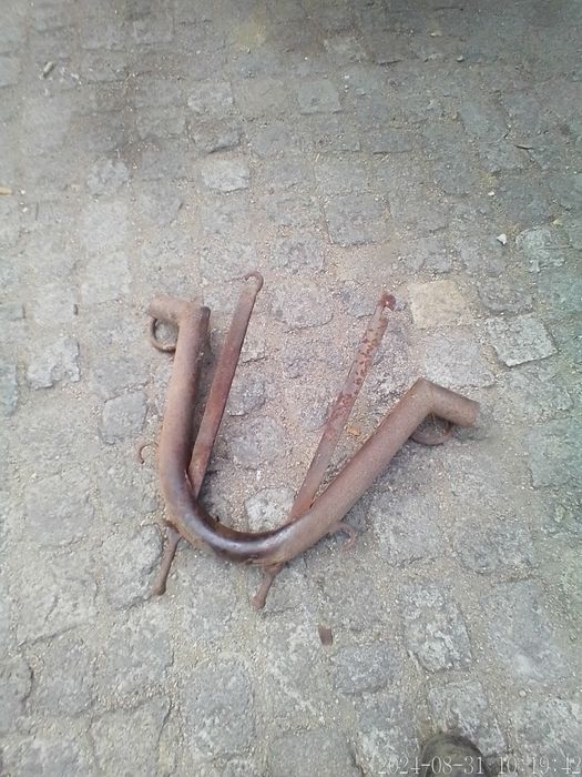 Canga de ferro.     ,