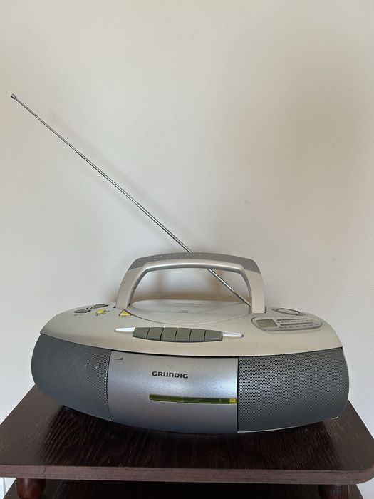 Radiomagnetofon stereo marki Grundig