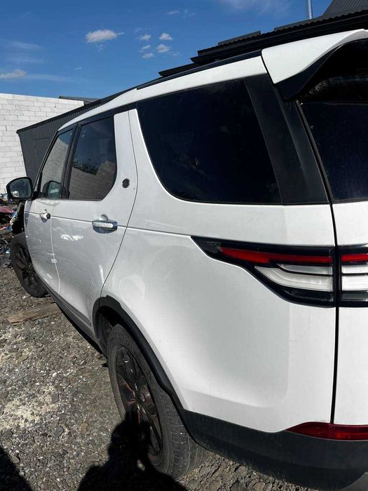 ДВЕРІ ЗАДНІ ЛІВІ Land Rover Discovery SE 2017 год    Розборка шрот