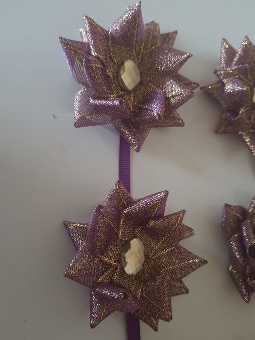 Продам стрічки в коси, банти на приколочках та ризиночках.