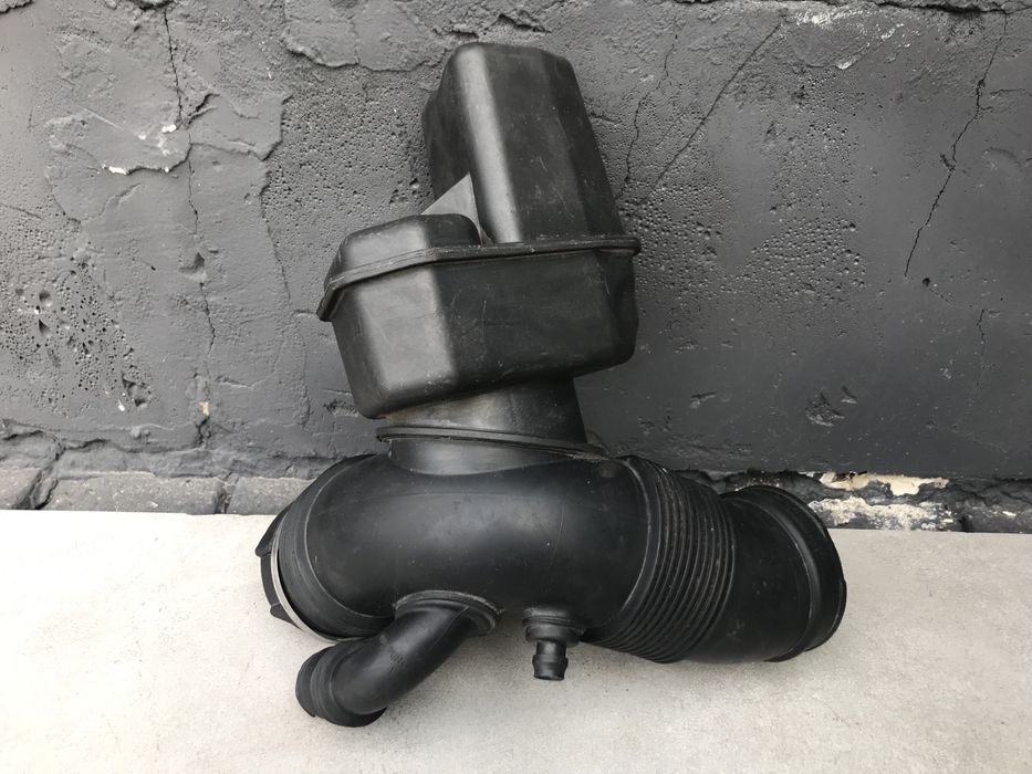 Патрубок BMW E39 E46 E60 E61 Резонатор БМВ Трубка Патрубок Воздуховод