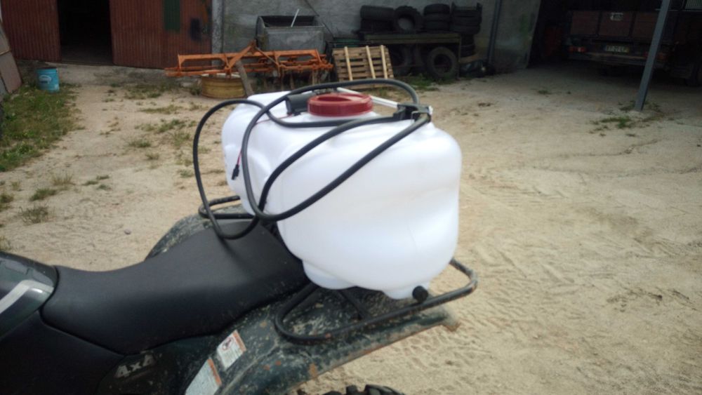 Depósito pulverizador 100 litros com bomba 12v para moto 4