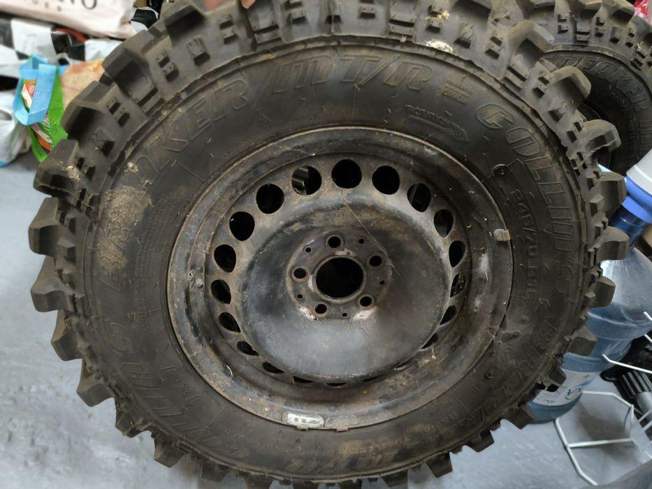 Продам шини з дисками.