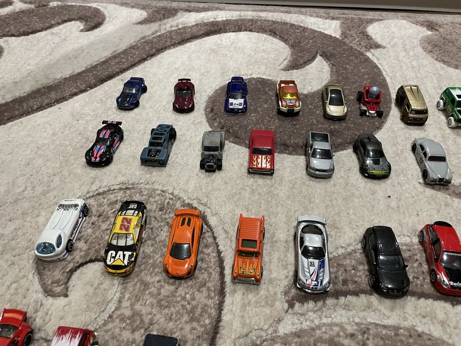 Продам машинки hot wheels різного стану