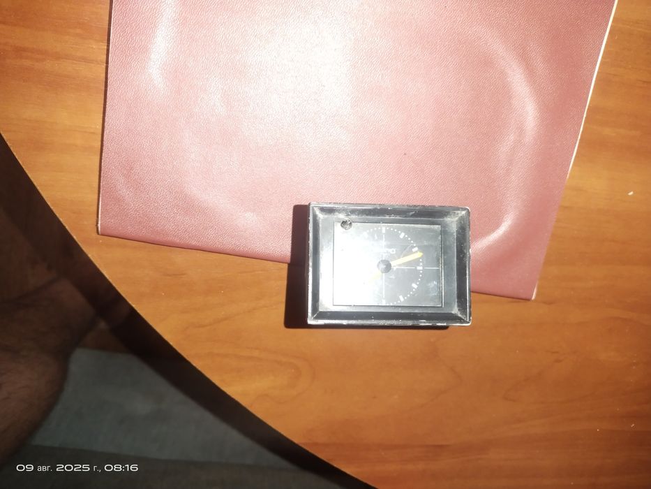 Продам часы для opel